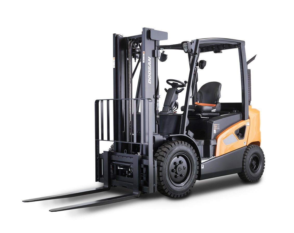 Doosan D30S-9 IC Pneumatic Forklift - Westerra Equipment