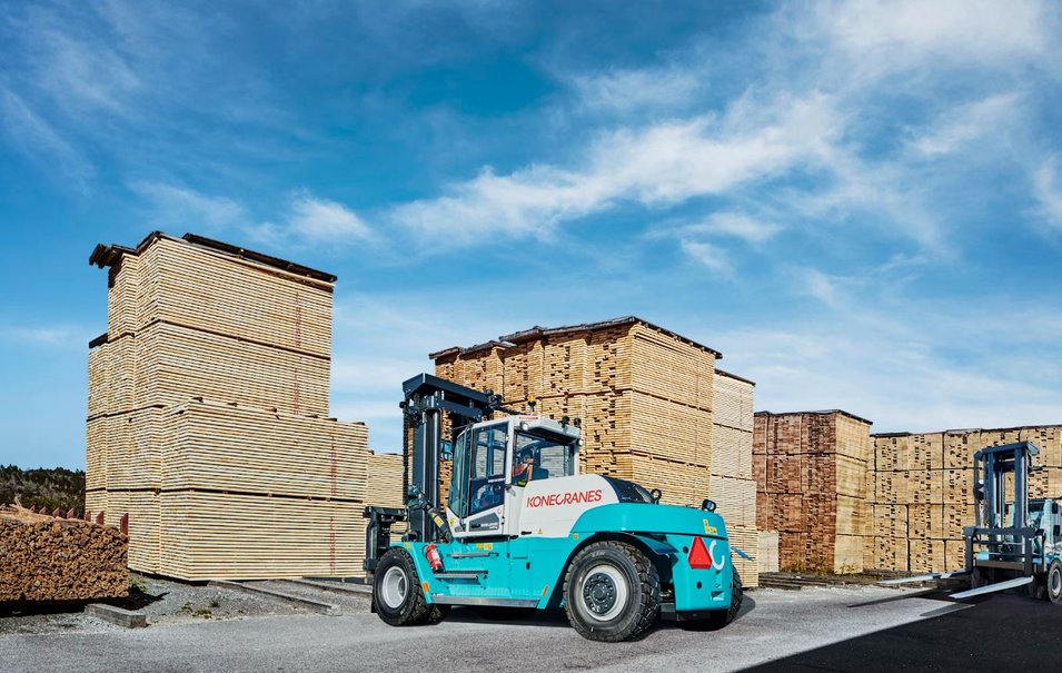 Explore Heavy Duty ICE & Electric Options for Forklift Equipment